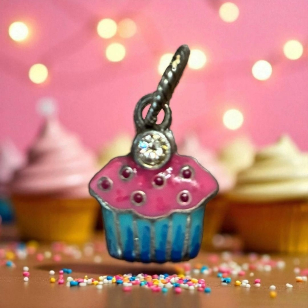 Brighton Cupcake Charm - Picture 4 of 8